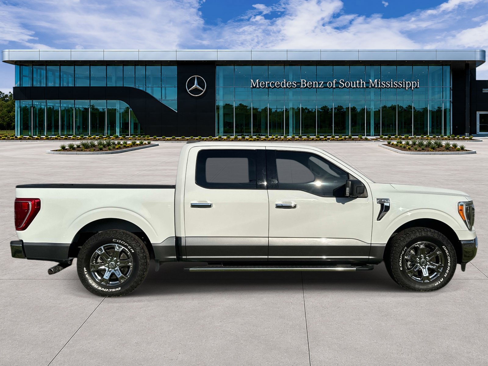 Used 2022 Ford F150 XLT w/ Equipment Group 302A High RWD image 5