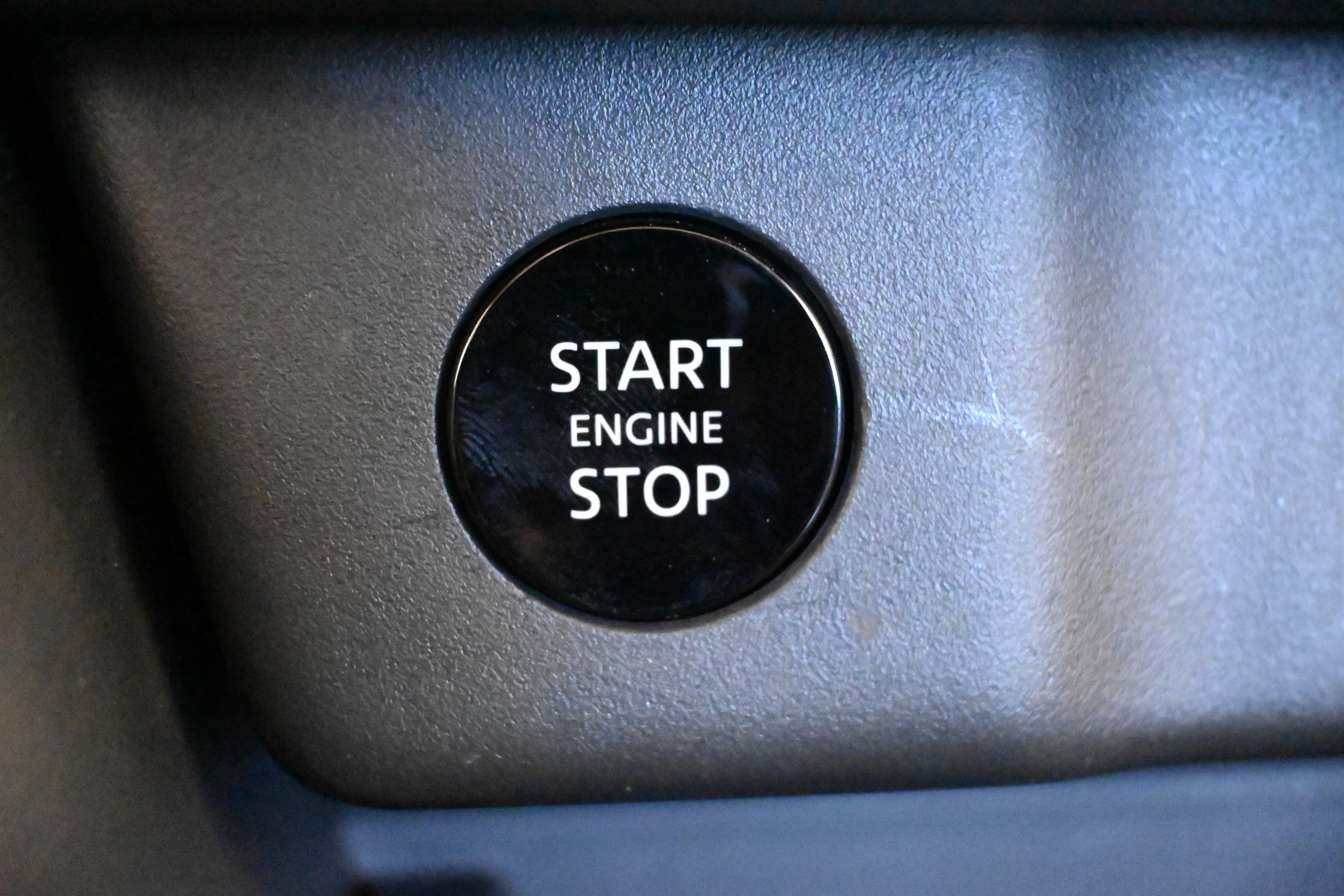 Used 2025 Nissan Rogue SV image 33