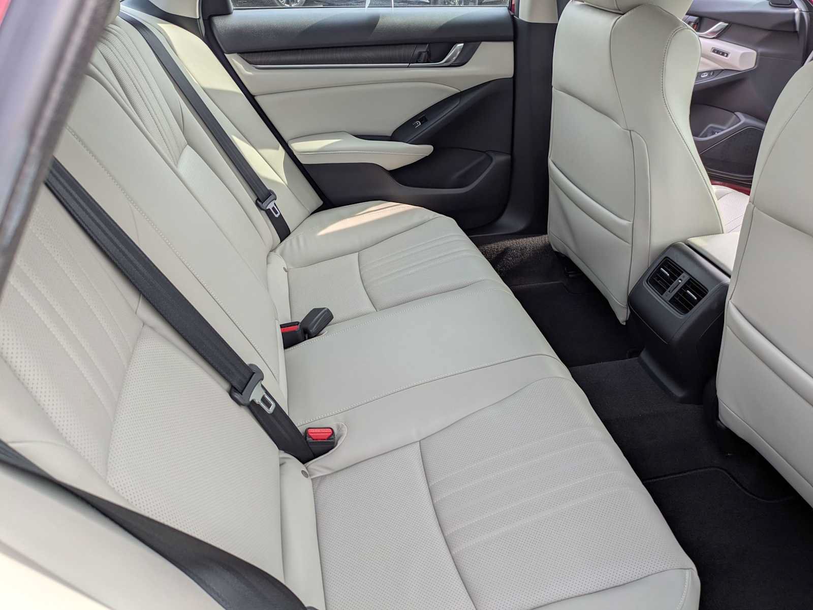 Used 2018 Honda Accord EX-L image 22