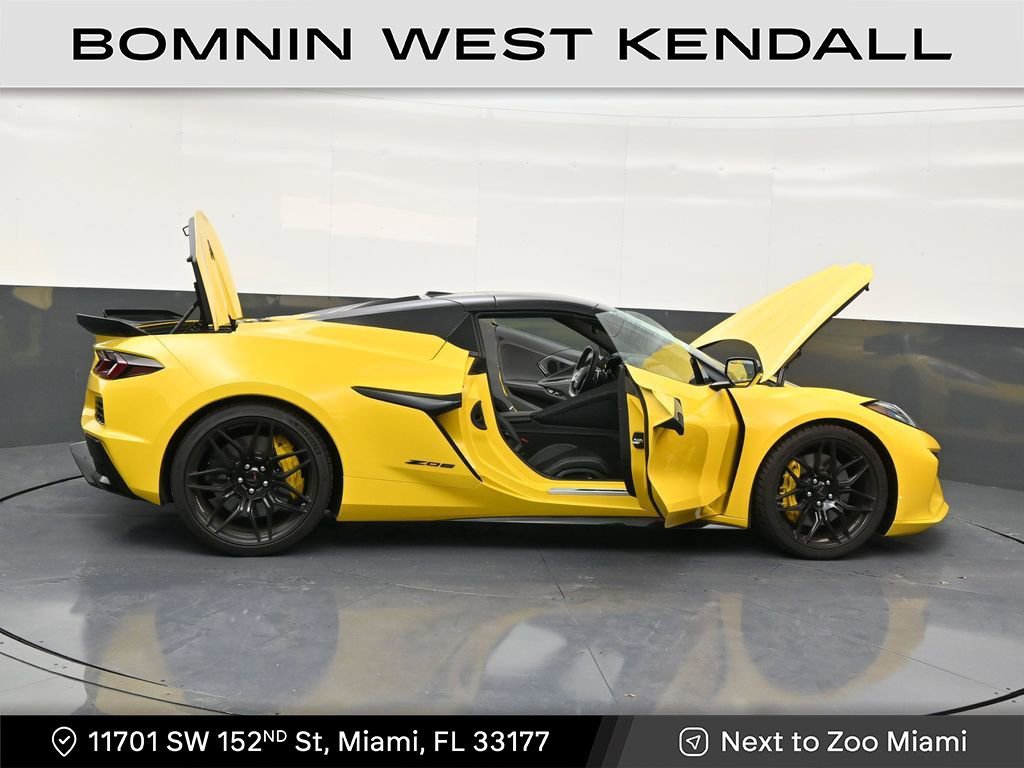 Used 2025 Chevrolet Corvette Z06 w/ Stealth Interior Trim Package image 29