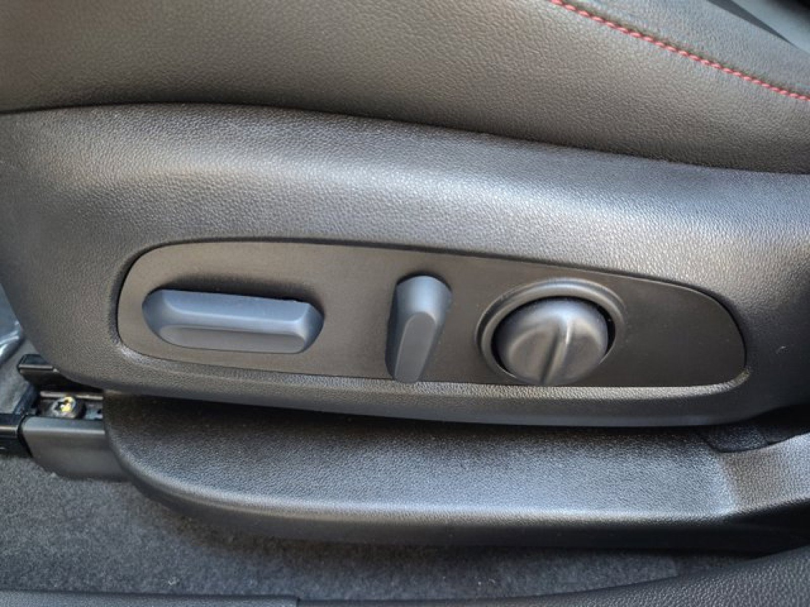 Used 2022 Chevrolet Blazer RS w/ Enhanced Convenience Package image 12