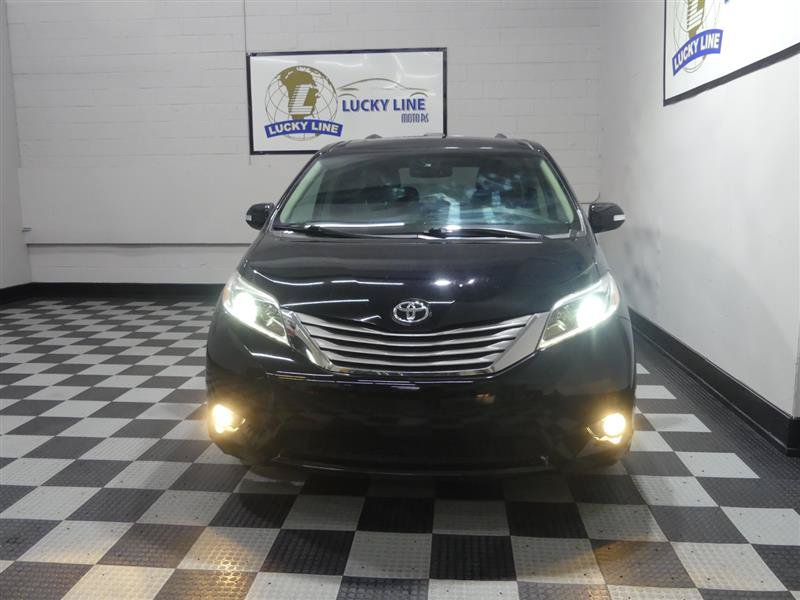 Used 2017 Toyota Sienna Limited Premium AWD/4WD image 2