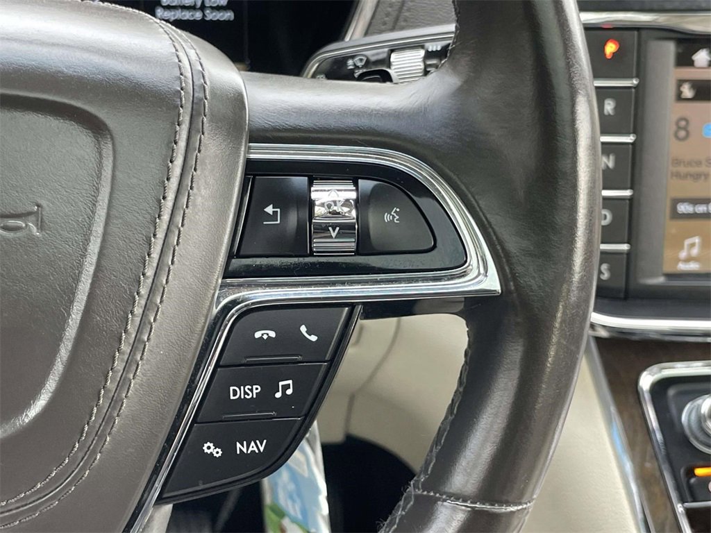 Used 2017 Lincoln Continental Select w/ Climate Package image 21