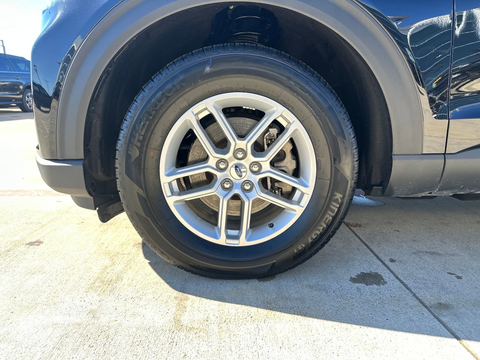 Used 2025 Ford Explorer Active image 22