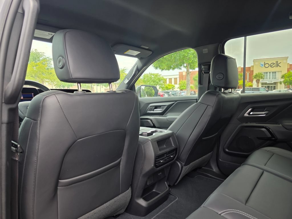 Used 2026 Chevrolet Silverado EV LT AWD/4WD image 27