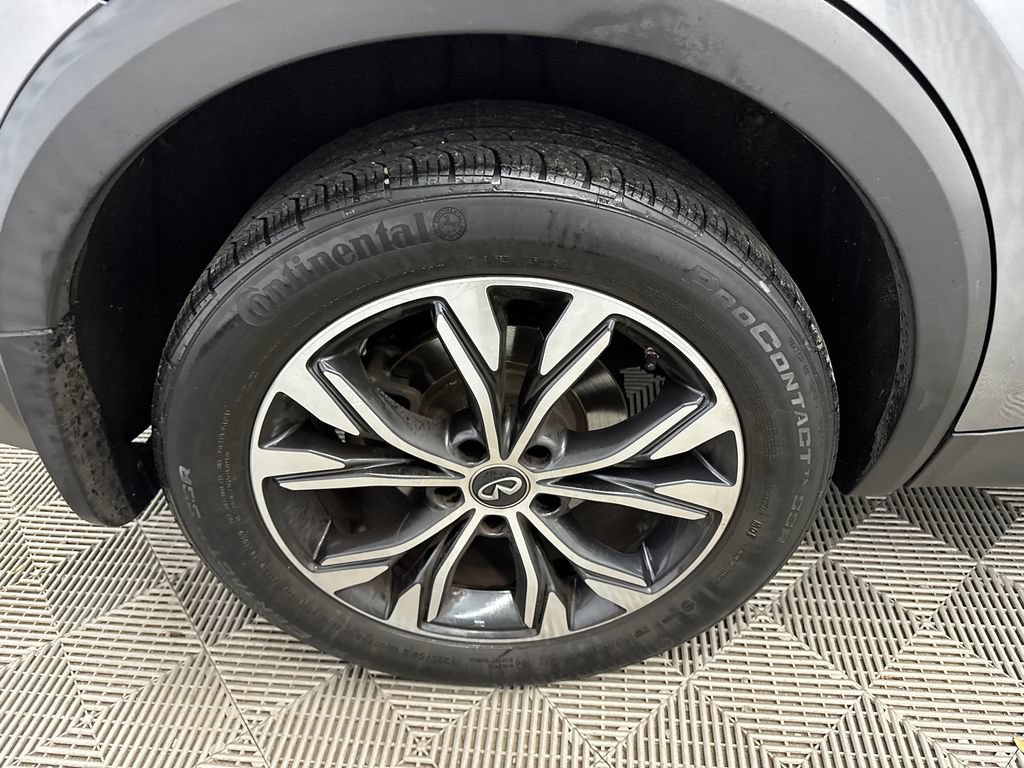 Used 2019 INFINITI QX30 AWD w/ Navigation Package image 18
