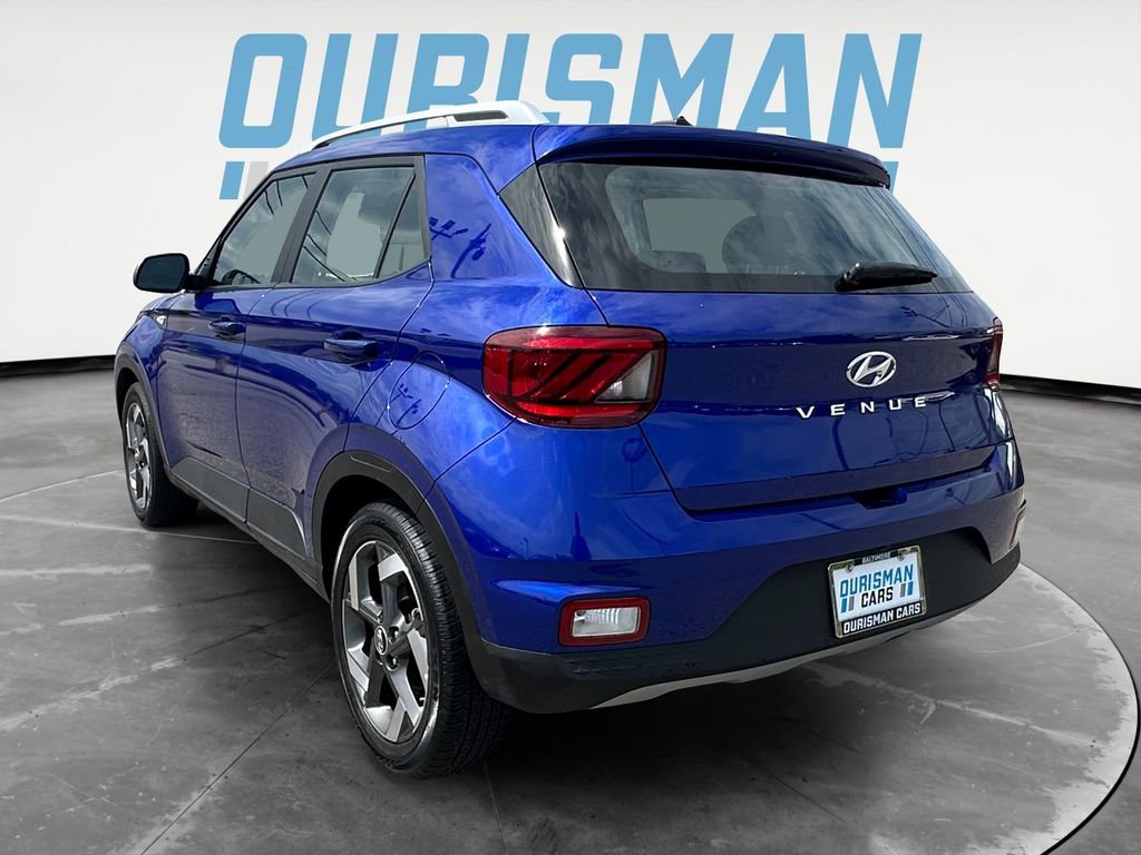 Used 2025 Hyundai Venue SEL FWD image 4
