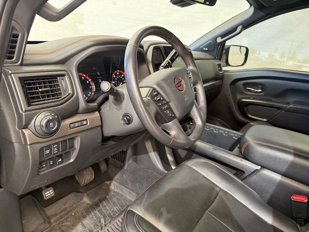 Used 2024 Nissan Titan PRO-4X w/ Pro-4x Convenience Package AWD/4WD image 12