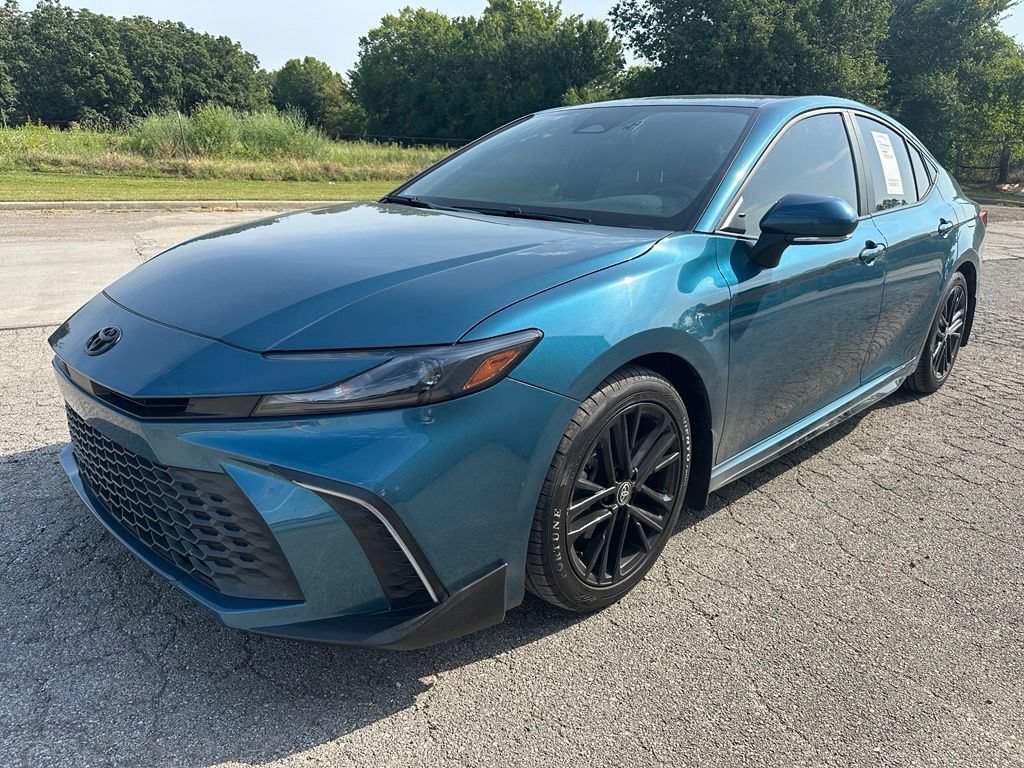 Used 2025 Toyota Camry SE w/ Multimedia Upgrade Package FWD image 1