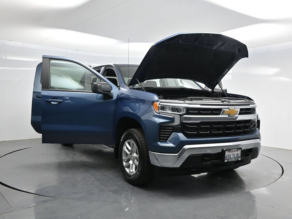 Used 2024 Chevrolet Silverado 1500 LT AWD/4WD image 45