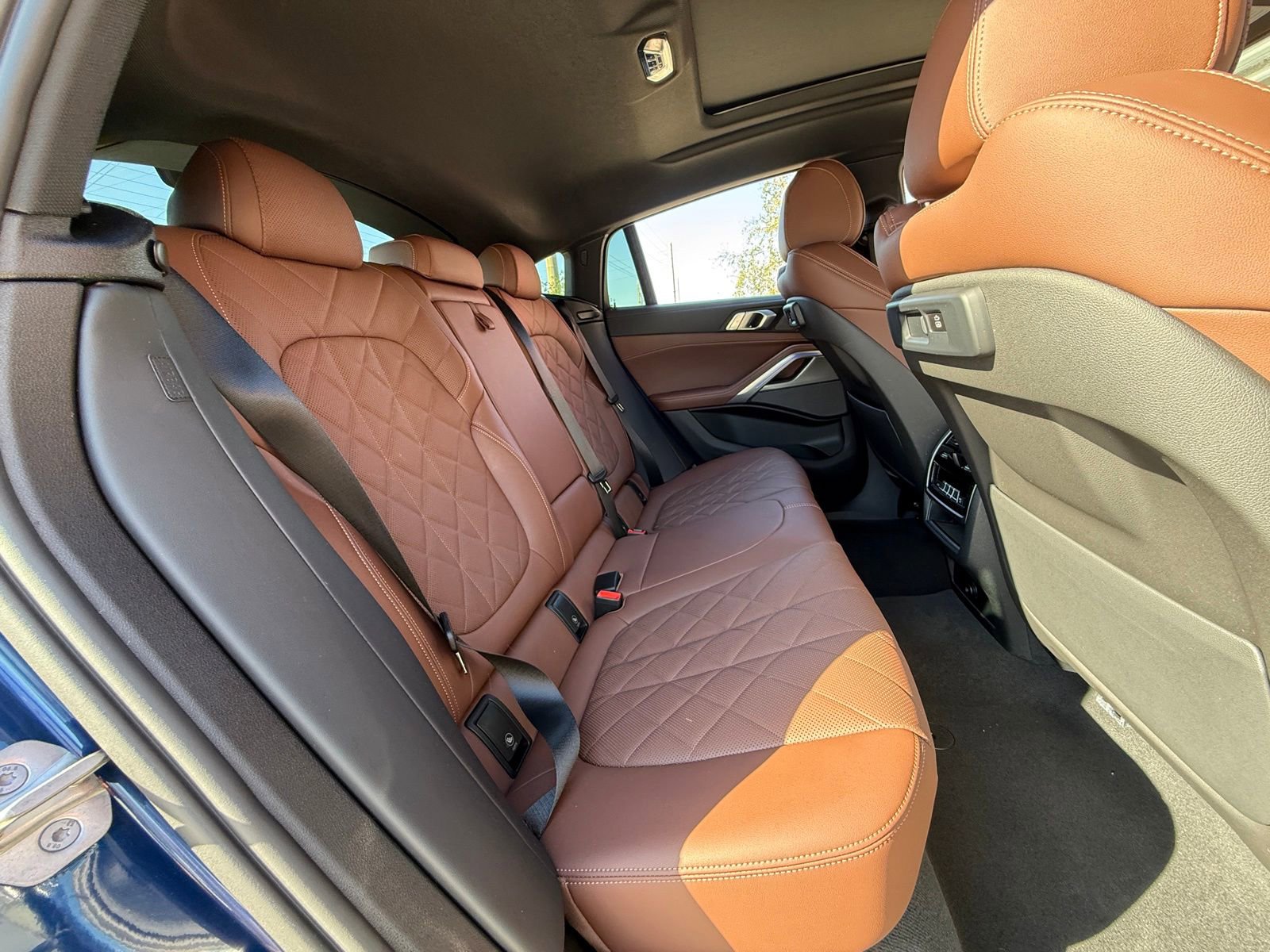 Used 2023 BMW X6 xDrive40i w/ M Sport Package image 15