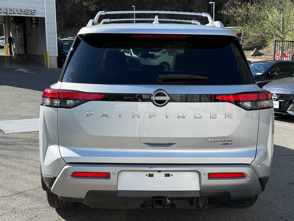 Used 2024 Nissan Pathfinder Platinum w/ Cargo Package AWD/4WD image 5