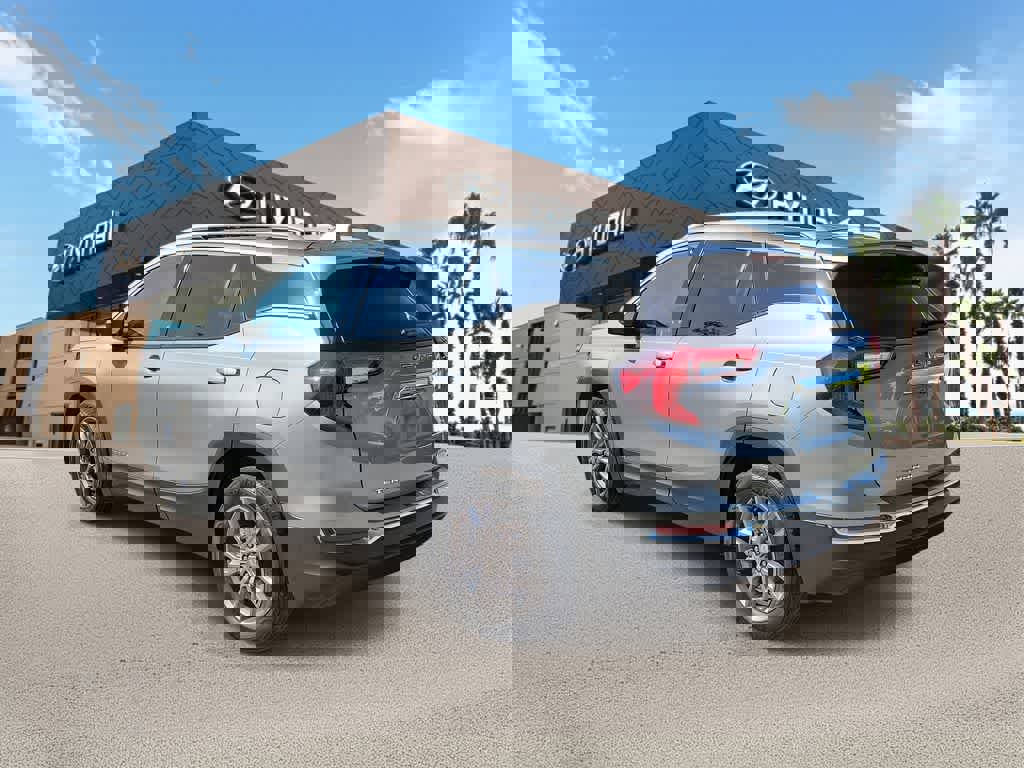 Used 2023 GMC Terrain SLT image 2