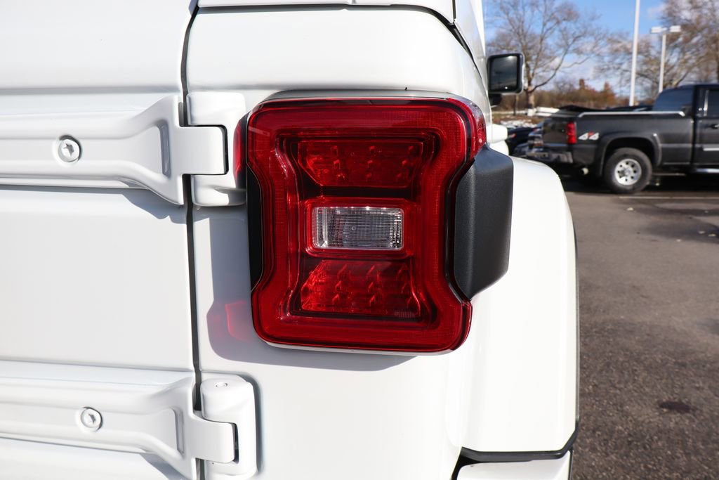 Used 2020 Jeep Wrangler Unlimited Sahara image 37