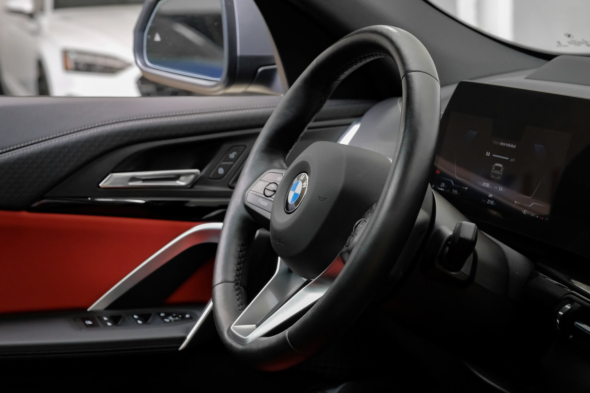 Used 2025 BMW X2 xDrive28i AWD/4WD image 18