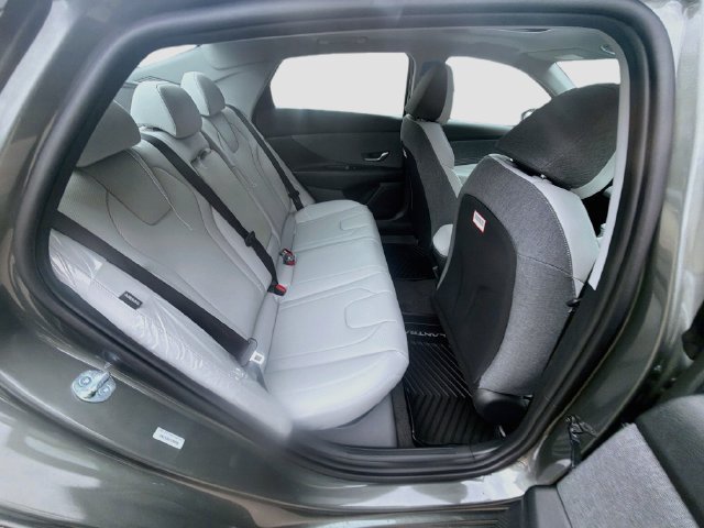 New 2026 Hyundai Elantra SEL Sport FWD image 28