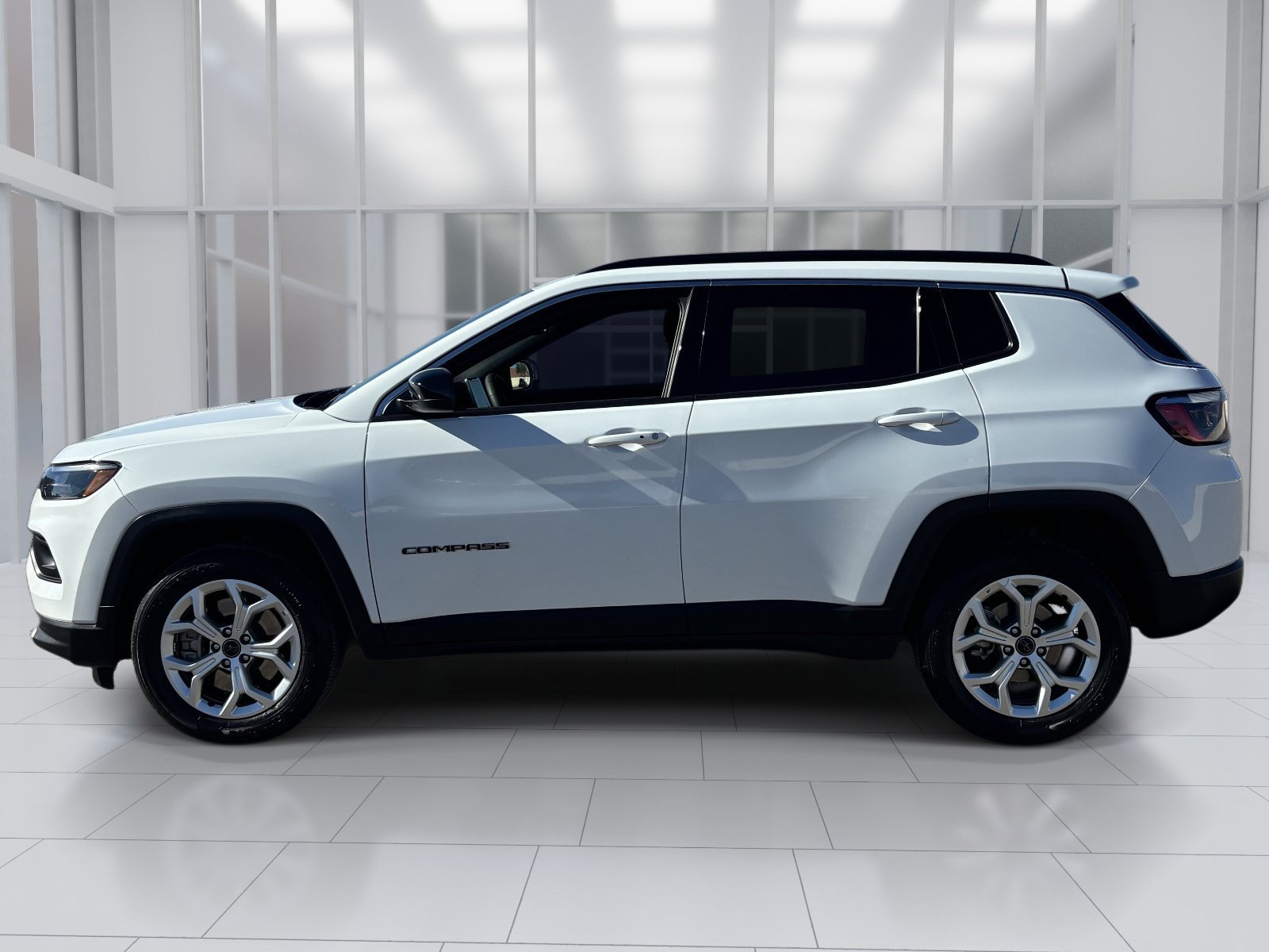 Used 2025 Jeep Compass Latitude AWD/4WD image 3
