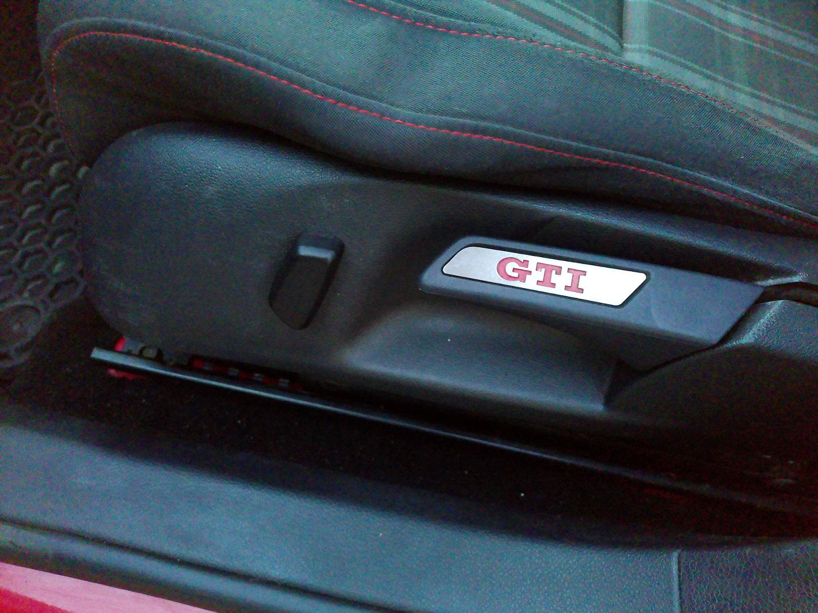 Used 2012 Volkswagen GTI 4-Door FWD image 7