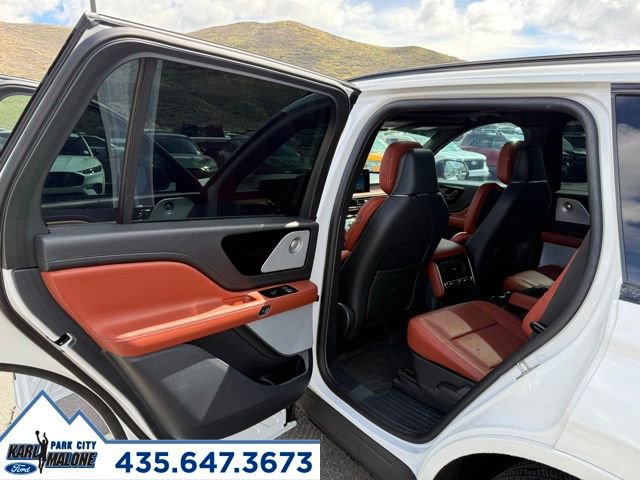 Used 2025 Lincoln Aviator Reserve w/ Equipment Group 201A image 25