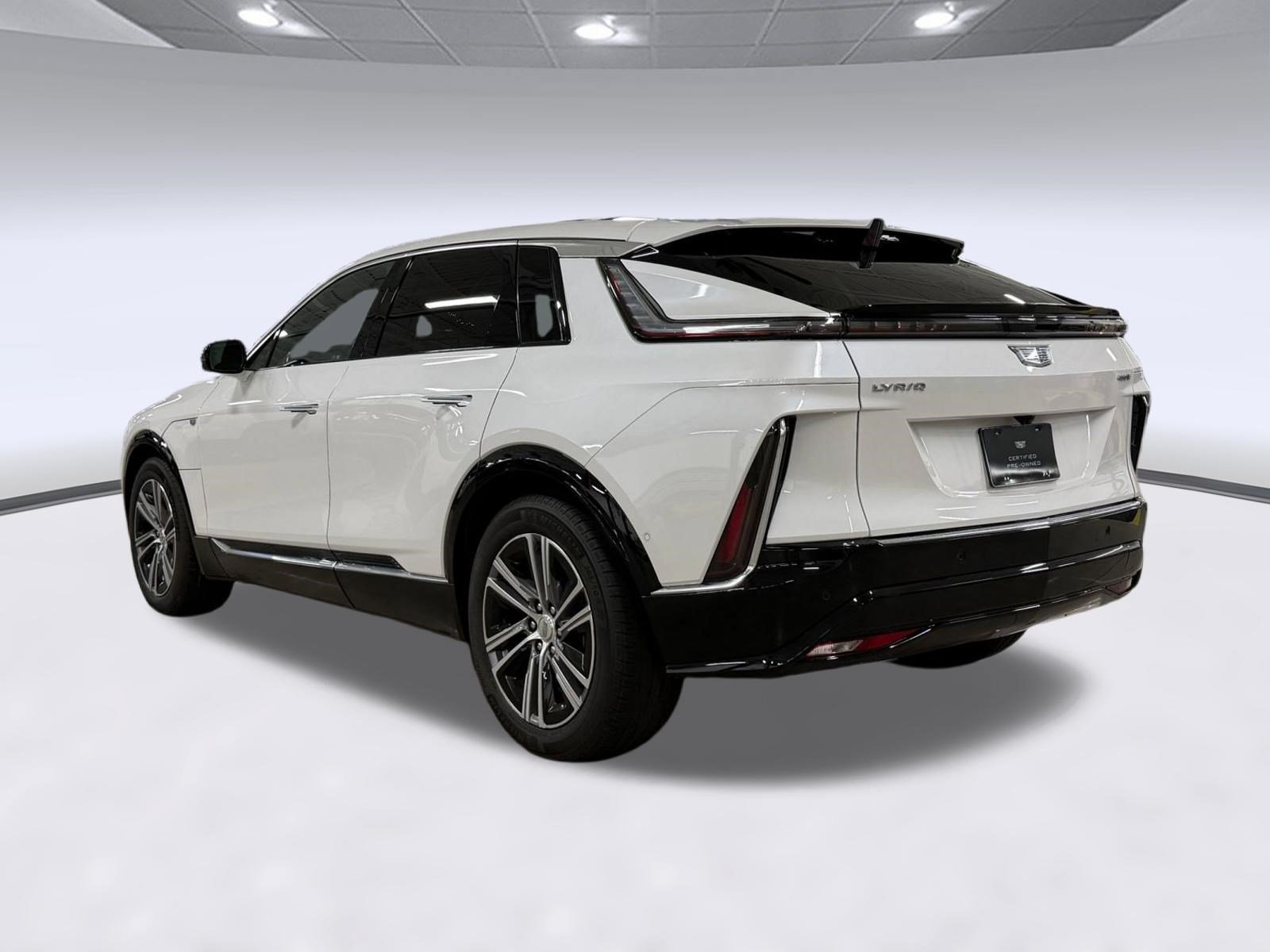 Certified 2024 Cadillac Lyriq Luxury RWD image 3