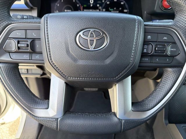 Certified 2025 Toyota Tacoma TRD Off-Road AWD/4WD image 22