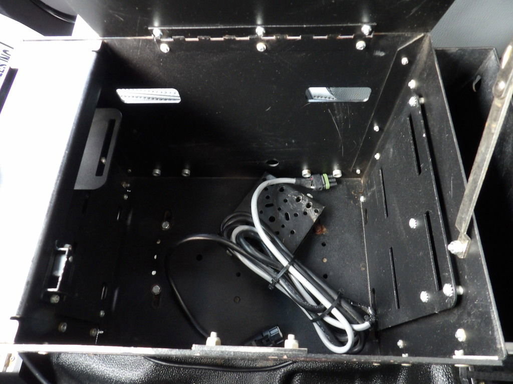 Used 2012 Ford F550 2WD Regular Cab Super Duty w/ Payload Upgrade Pkg image 24