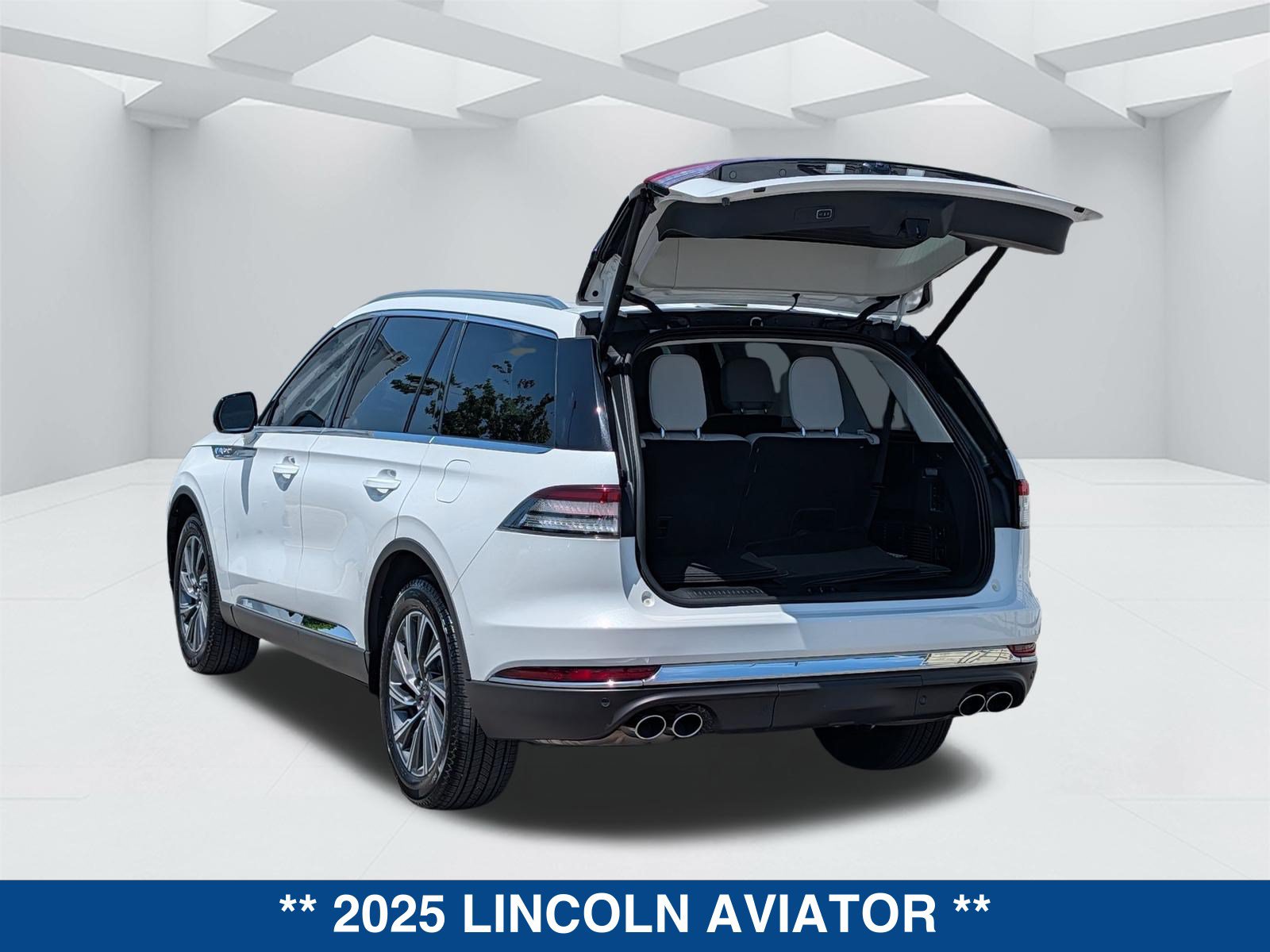 Used 2025 Lincoln Aviator AWD w/ Equipment Group 101A image 14