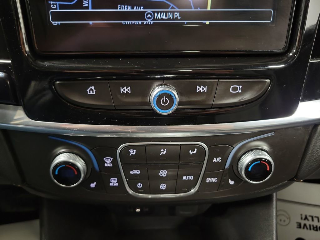 Used 2018 Chevrolet Traverse LT image 19
