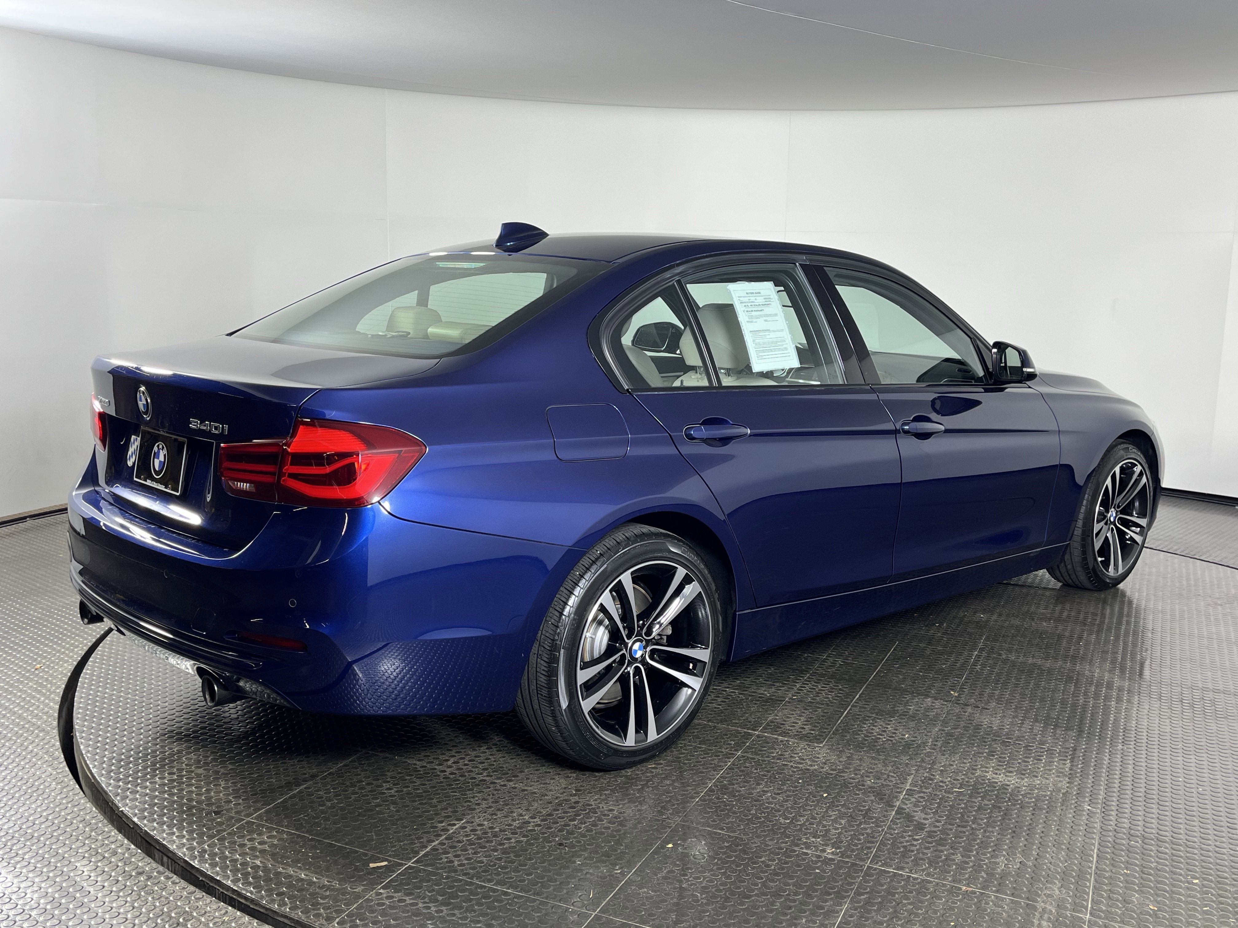 Used 2018 BMW 340i xDrive Sedan w/ Premium Package image 5