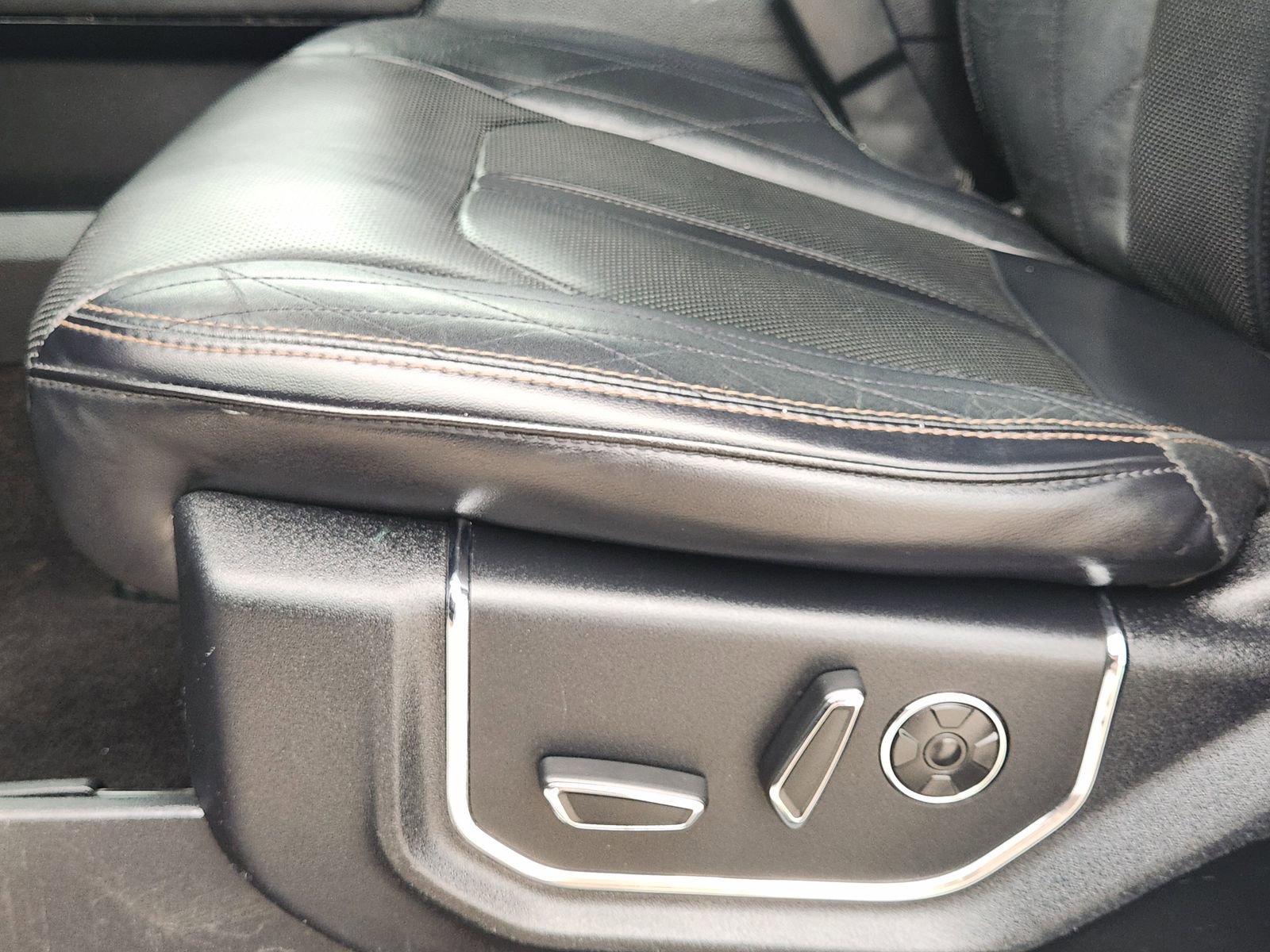 Used 2019 Ford Expedition Platinum RWD image 27