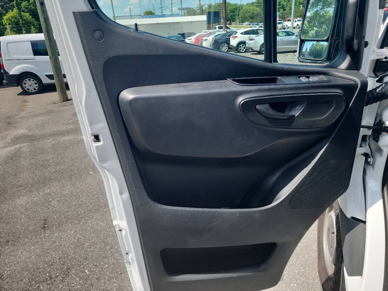 Used 2022 Mercedes-Benz Sprinter 2500 image 10