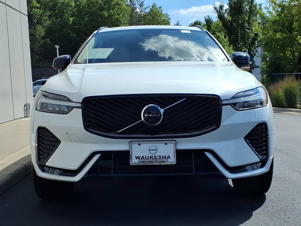 Certified 2026 Volvo XC60 B5 Ultra AWD/4WD image 2