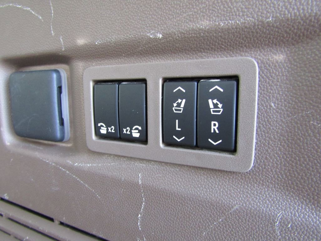 Used 2023 GMC Yukon Denali image 42