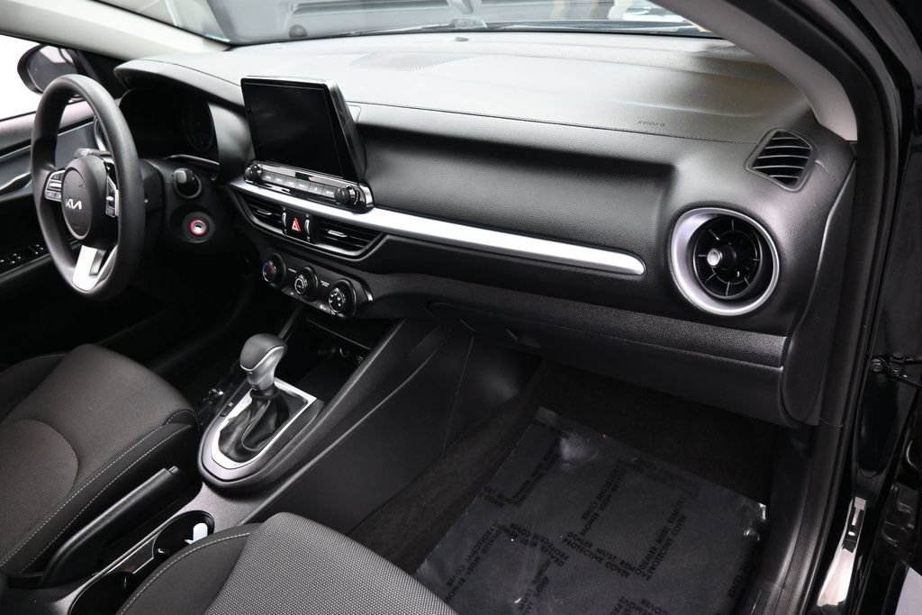Used 2024 Kia Forte LXS w/ LXS Technology Package FWD image 38