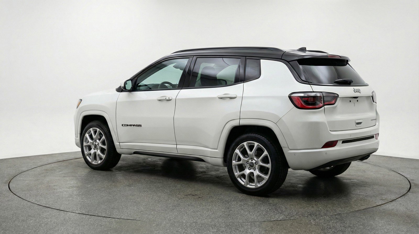 Used 2025 Jeep Compass Limited image 6