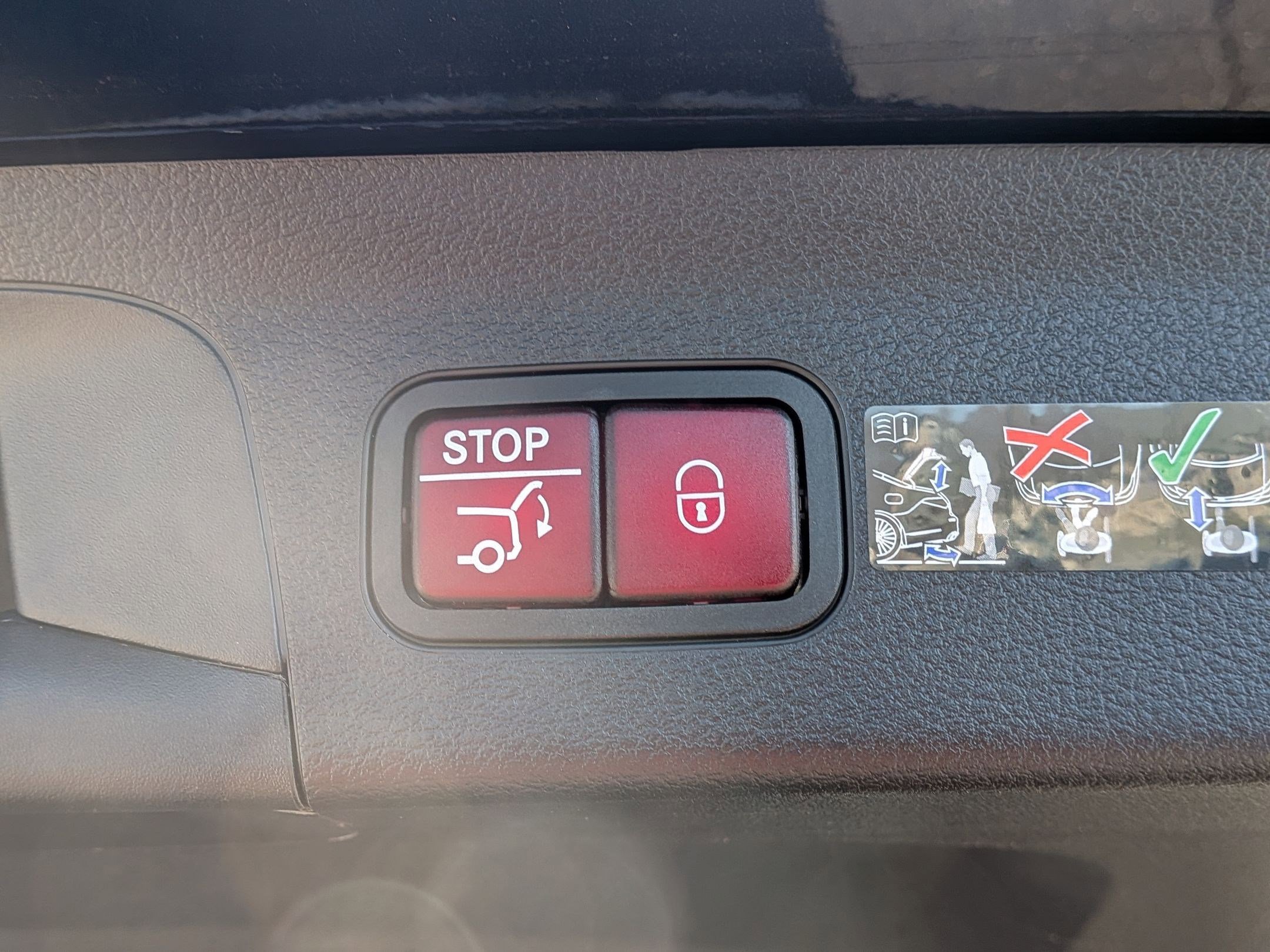 Certified 2025 Mercedes-Benz GLS 450 GLS 450 image 32