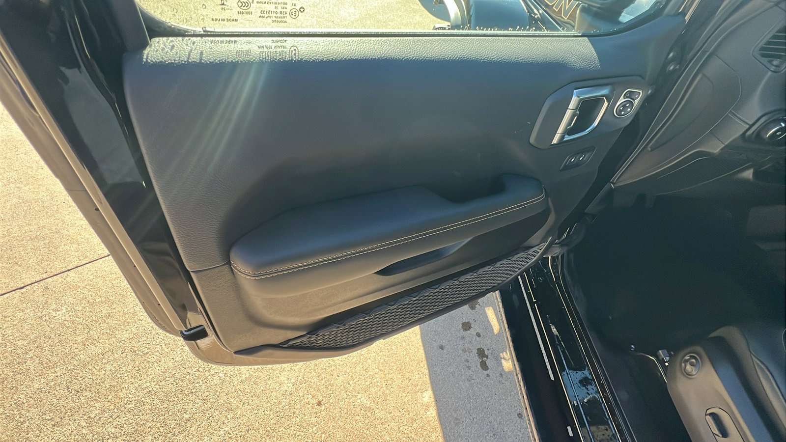 New 2025 Jeep Wrangler Unlimited Rubicon 392 image 14