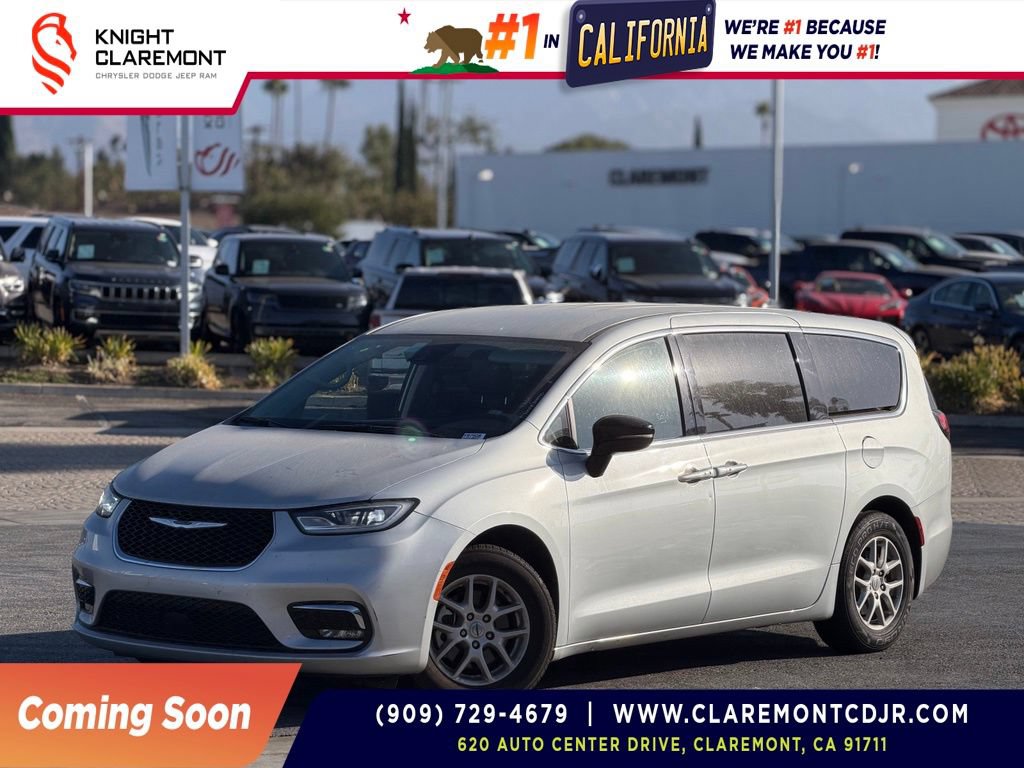 Used 2024 Chrysler Pacifica Touring-L