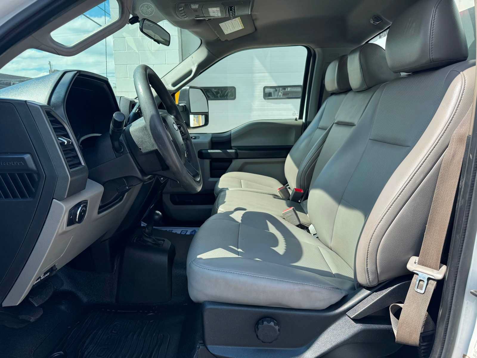 Used 2018 Ford F550 4x4 Regular Cab Super Duty image 6