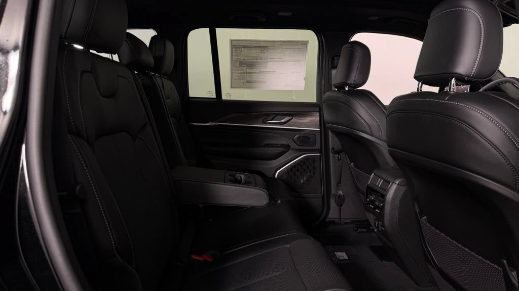 New 2026 Jeep Grand Cherokee Limited AWD/4WD image 29