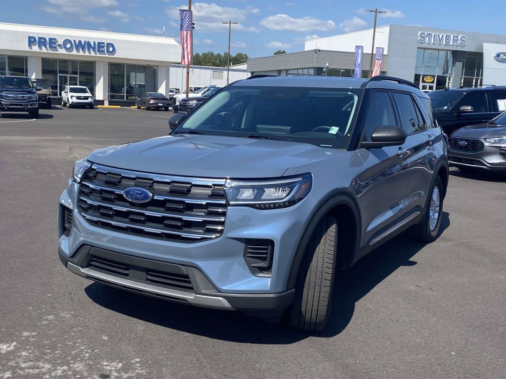 Used 2025 Ford Explorer Active RWD image 7