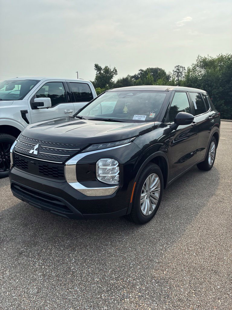 Used 2022 Mitsubishi Outlander ES FWD image 6