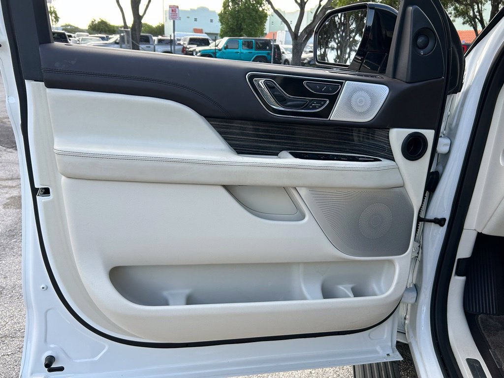 Used 2022 Lincoln Navigator L Black Label AWD/4WD image 29
