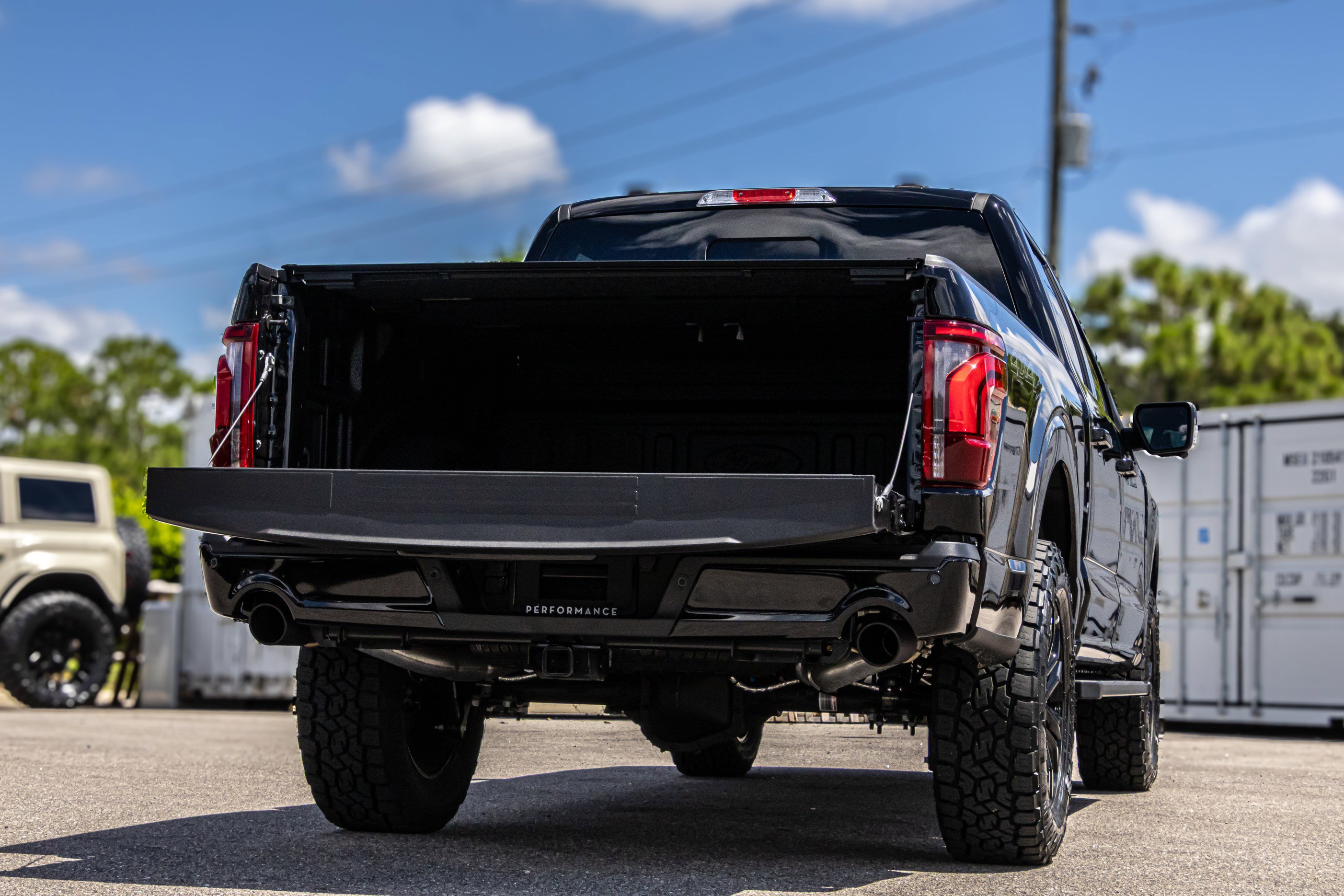 New 2025 Ford F150 Lariat w/ Equipment Group 501A Mid image 14