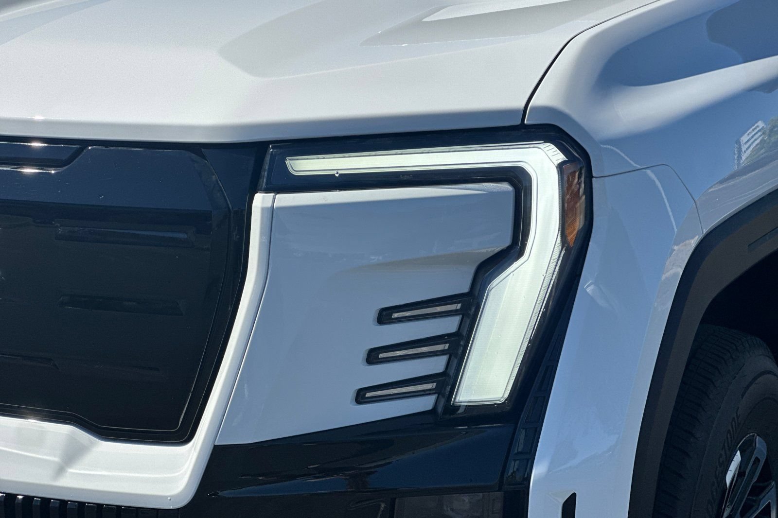 Used 2026 GMC Sierra EV Elevation AWD/4WD image 48