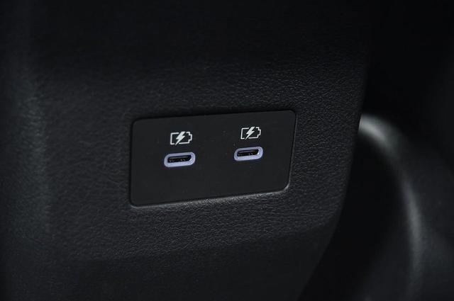 New 2025 Nissan Kicks SR image 27