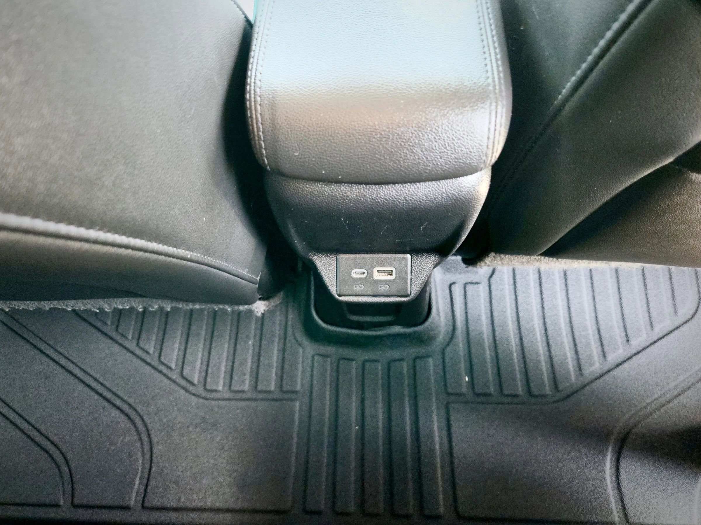 Used 2023 Chevrolet Bolt LT w/ Infotainment Package FWD image 34