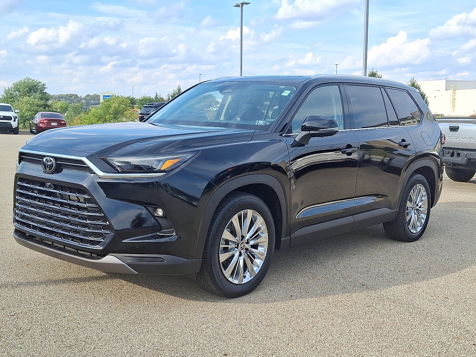 Used 2024 Toyota Grand Highlander AWD image 3