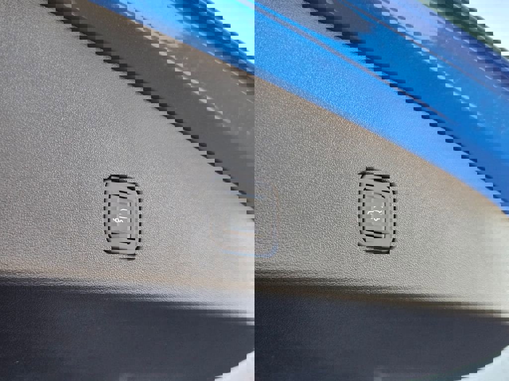 New 2026 Cadillac Optiq Luxury 1 w/ LPO, Floor Liner Package image 32