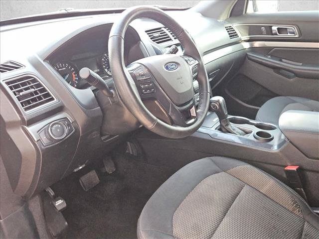 Used 2018 Ford Explorer XLT FWD image 10